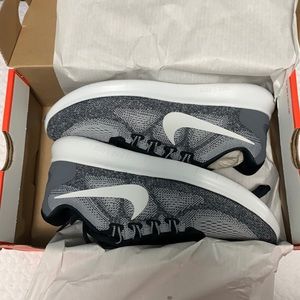 Women’s Nike free run running shoes